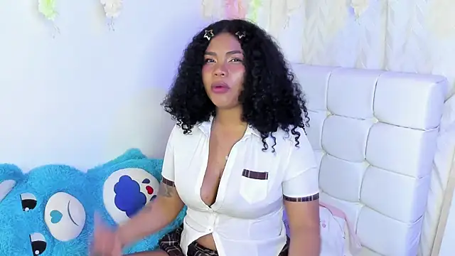 Snapshot of Angel_Belll chatting on June 8, 2026, 1:28 am Angel Belll online show from June 8, 2026, 1:28 am
