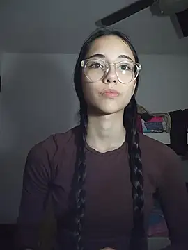 isaaabelaaa online show from April 22, 2026, 11:44 pm