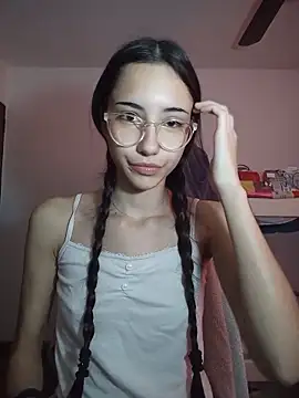 isaaabelaaa online show from April 9, 2026, 11:49 am