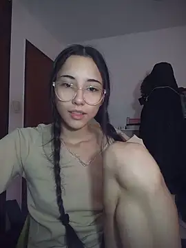 isaaabelaaa online show from April 23, 2026, 11:49 am