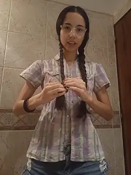 isaaabelaaa online show from February 13, 2026, 11:10 am