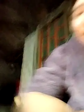 Snapshot of Yiyoongg chatting on February 11, 2026, 11:32 am Yiyoongg online show from February 11, 2026, 11:32 am