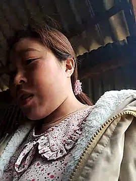 Yiyoongg online show from March 23, 2026, 4:45 am