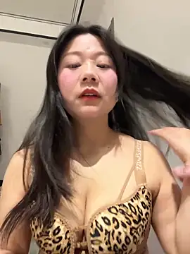 Snapshot of DDoo21 chatting on April 4, 2026, 3:18 pm DDoo21 online show from April 4, 2026, 3:18 pm