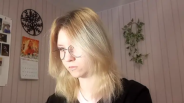 RunawayBr1de online show from February 19, 2026, 2:14 pm