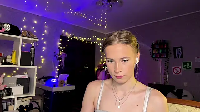 amily sunray online show from April 15, 2026, 2:43 pm