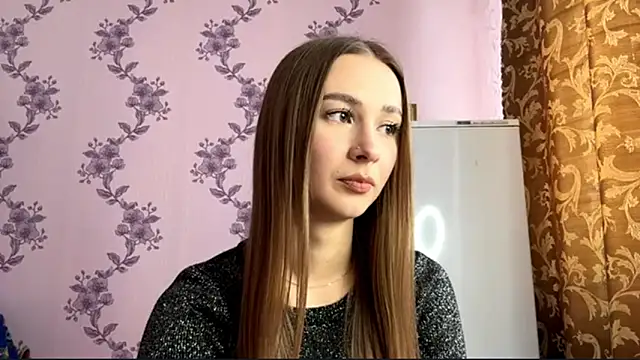 Snapshot of LacieHelaire chatting on February 16, 2026, 10:25 am LacieHelaire online show from February 16, 2026, 10:25 am