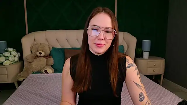 Snapshot of Arielle_Vade chatting on April 23, 2026, 5:14 am Arielle Vade online show from April 23, 2026, 5:14 am