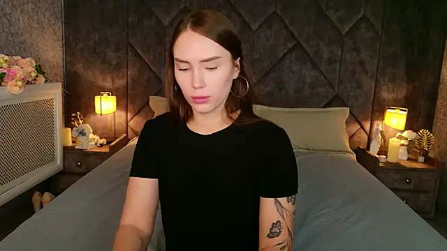 Arielle Vade online show from July 21, 2026, 5:42 am