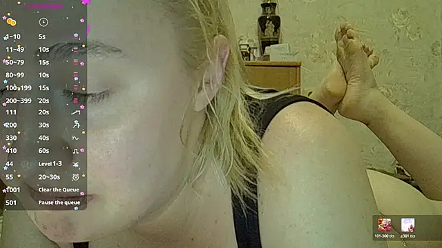 CurvyWild Lady30 online show from February 21, 2026, 9:50 pm