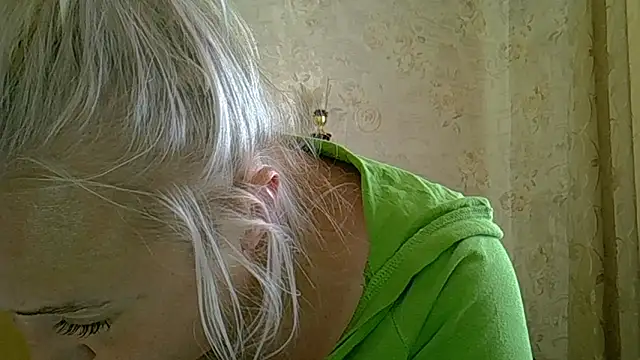 Snapshot of CurvyWild_Lady30 chatting on June 2, 2026, 11:10 am CurvyWild Lady30 online show from June 2, 2026, 11:10 am