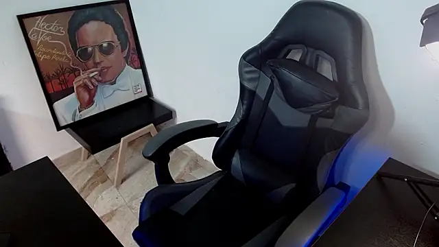 Snapshot of Xanderstone00 chatting on February 12, 2026, 8:52 pm Xanderstone00 online show from February 12, 2026, 8:52 pm