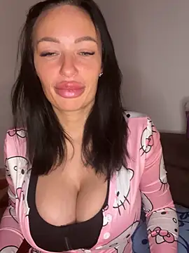 SaraHotDiamond xoxo online show from April 3, 2026, 7:20 pm