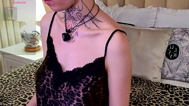 roxy morrison x online show from July 24, 2026, 4:08 am