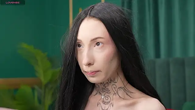 roxy morrison x online show from June 1, 2026, 3:40 am