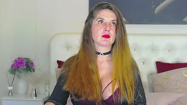 Snapshot of AzeliaHart chatting on February 16, 2026, 12:15 pm AzeliaHart online show from February 16, 2026, 12:15 pm