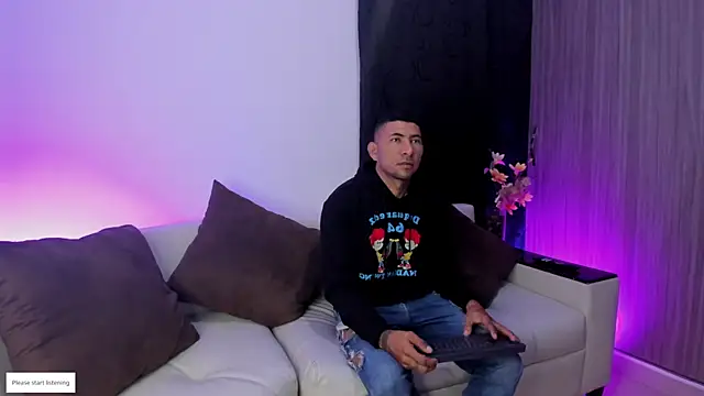 Snapshot of morganandmegan01 chatting on February 11, 2026, 11:43 am morganandmegan01 online show from February 11, 2026, 11:43 am