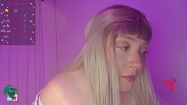 spicyvainilla  online show from March 5, 2026, 12:51 am