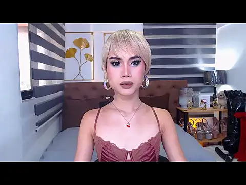 Snapshot of JuicyCockThea chatting on June 3, 2026, 1:39 am JuicyCockThea online show from June 3, 2026, 1:39 am