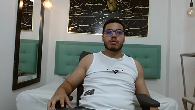 Snapshot of Trevor_Ash chatting on March 3, 2026, 7:10 pm Trevor Ash online show from March 3, 2026, 7:10 pm