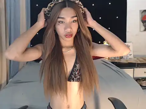 Snapshot of Queenoflustx chatting on February 10, 2026, 2:10 am Queenoflustx online show from February 10, 2026, 2:10 am