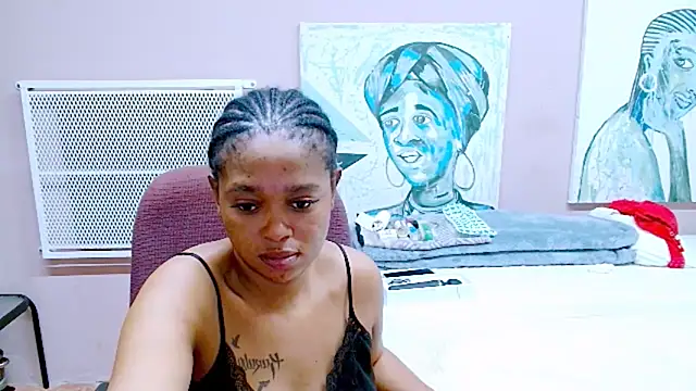 Snapshot of TyraHotxxx chatting on May 15, 2026, 1:14 am TyraHotxxx online show from May 15, 2026, 1:14 am