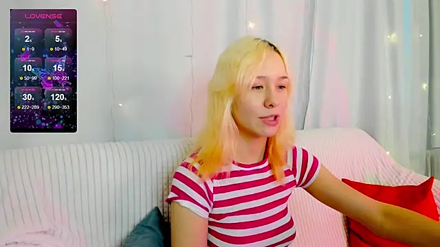 Snapshot of EmilyTrase chatting on March 2, 2026, 1:28 am EmilyTrase online show from March 2, 2026, 1:28 am