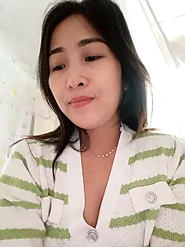 Snapshot of Ella_lee18 chatting on March 3, 2026, 11:23 pm Ella lee18 online show from March 3, 2026, 11:23 pm