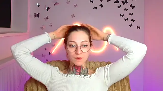 Esmi Winter online show from March 4, 2026, 10:17 pm