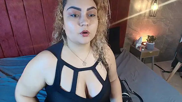 Snapshot of Amaraa_Silk chatting on March 2, 2026, 4:13 am Amaraa Silk online show from March 2, 2026, 4:13 am