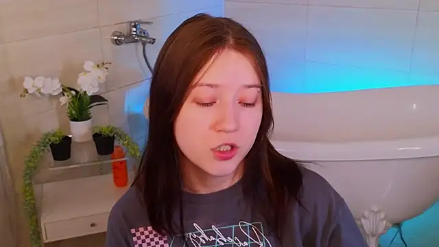 Snapshot of MmollyMay chatting on March 3, 2026, 10:11 am MmollyMay online show from March 3, 2026, 10:11 am