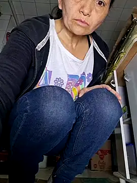 Alexamontiel  online show from February 26, 2026, 1:55 pm