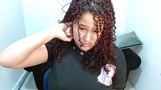 leilanewgirl online show from February 25, 2026, 1:11 pm