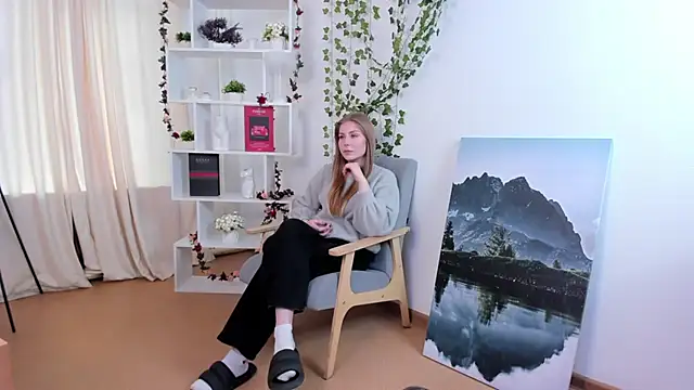 Snapshot of CharityKhamo chatting on February 12, 2026, 8:47 am CharityKhamo online show from February 12, 2026, 8:47 am