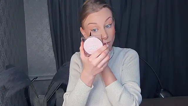 Snapshot of CarmenLipkin chatting on February 22, 2026, 10:00 pm CarmenLipkin online show from February 22, 2026, 10:00 pm