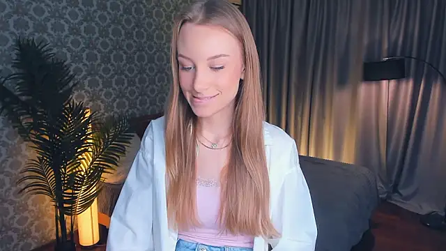 Snapshot of CarmenLipkin chatting on March 2, 2026, 2:24 pm CarmenLipkin online show from March 2, 2026, 2:24 pm