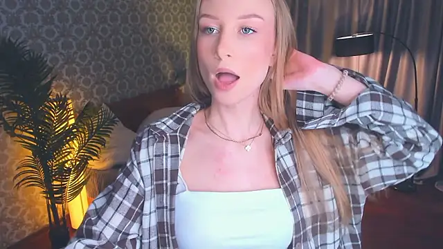 Snapshot of CarmenLipkin chatting on March 3, 2026, 4:03 pm CarmenLipkin online show from March 3, 2026, 4:03 pm