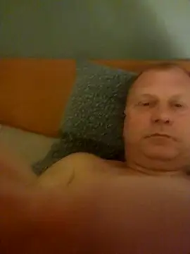 Snapshot of Demik71 chatting on March 1, 2026, 9:48 pm Demik71 online show from March 1, 2026, 9:48 pm