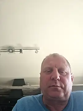 Snapshot of Demik71 chatting on March 2, 2026, 11:28 am Demik71 online show from March 2, 2026, 11:28 am