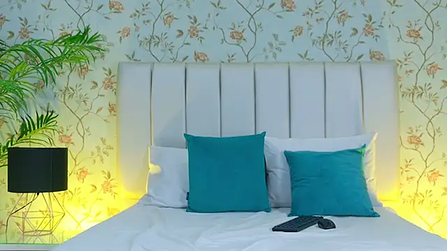 Brisa Silva online show from February 24, 2026, 11:44 am