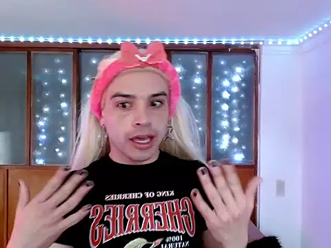 Snapshot of DanniHotBoy02 chatting on February 27, 2026, 12:38 pm DanniHotBoy02 online show from February 27, 2026, 12:38 pm