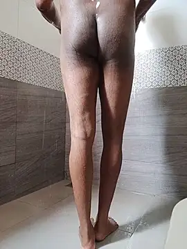 Snapshot of shineboy28 chatting on February 26, 2026, 5:51 am shineboy28 online show from February 26, 2026, 5:51 am