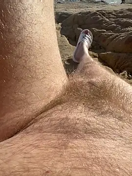 benoitxxx online show from April 13, 2026, 4:33 pm