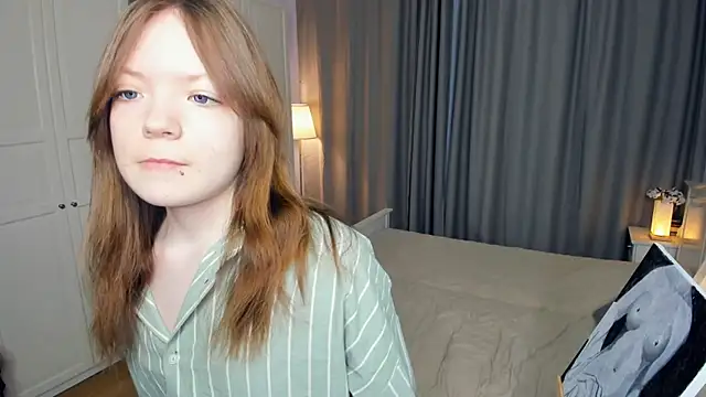 LavenderMitten online show from March 1, 2026, 5:07 am