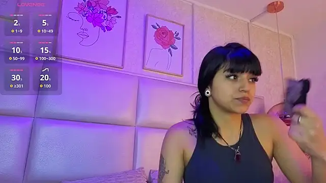 Snapshot of Xara_u chatting on May 20, 2026, 8:39 pm Xara u online show from May 20, 2026, 8:39 pm
