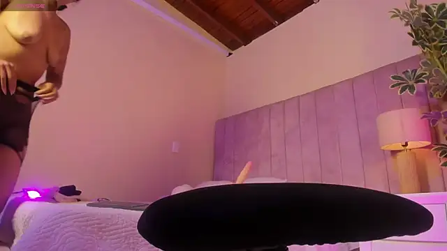 Ashley Beaomunt online show from April 16, 2026, 11:11 am