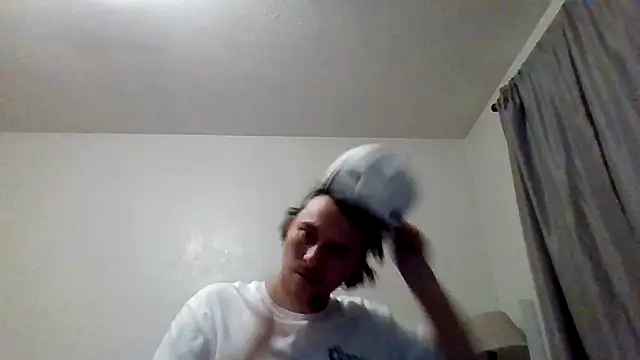 Snapshot of Tallhungandcloudy chatting on February 11, 2026, 4:23 am Tallhungandcloudy online show from February 11, 2026, 4:23 am