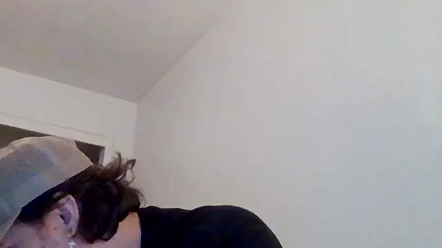 Snapshot of Tallhungandcloudy chatting on February 22, 2026, 10:11 pm Tallhungandcloudy online show from February 22, 2026, 10:11 pm