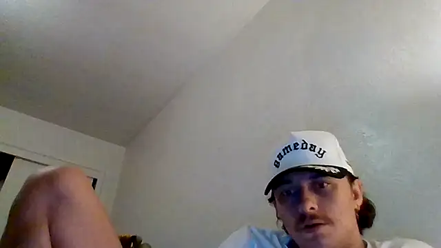 Snapshot of Tallhungandcloudy chatting on February 18, 2026, 7:49 am Tallhungandcloudy online show from February 18, 2026, 7:49 am