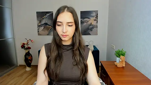 Effy Royse online show from April 2, 2026, 12:12 pm